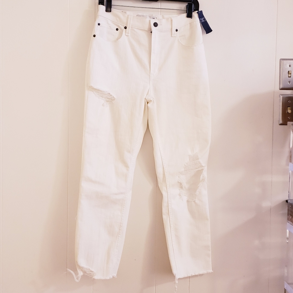 Abercrombie & Fitch A&F Mom Jean Size 28/6R White Distressed Frayed Distressed